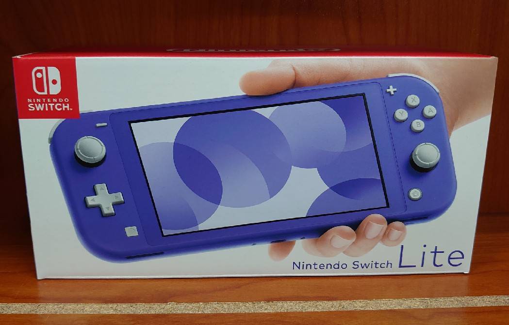 Nintendo Switch lite　新色　ブルー