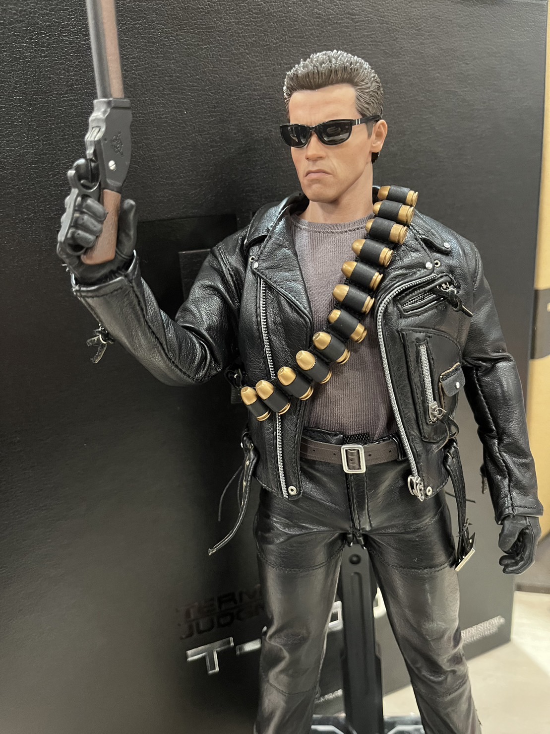 本革ホットトイズ ターミネーター T-800 バトルダメージ版 1/6